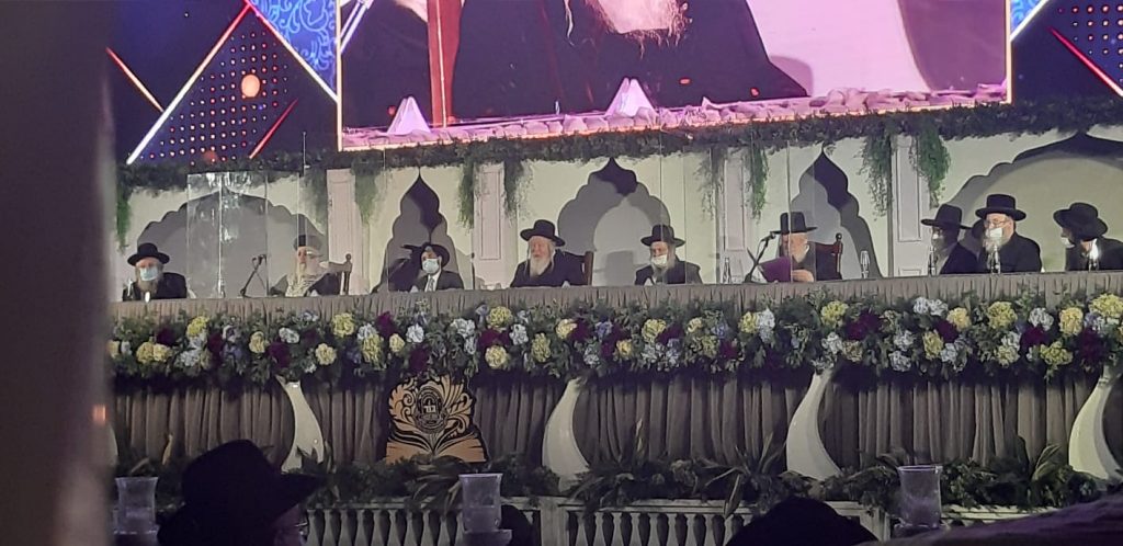 תיעוד ראשון ונדיר: האדמו"ר מגור לצד חבר המועצת והראש"ל; במבחן פומבי