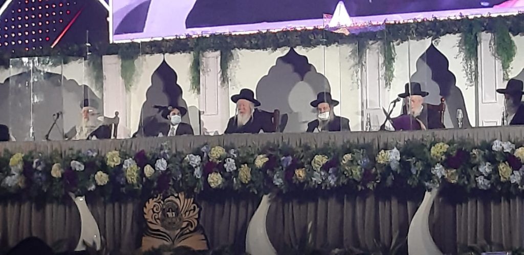 תיעוד ראשון ונדיר: האדמו"ר מגור לצד חבר המועצת והראש"ל; במבחן פומבי