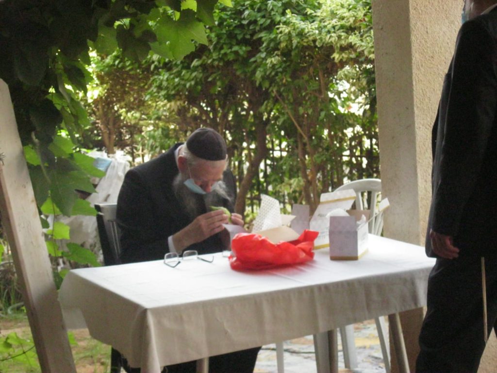 תיעוד: בית ההוראה בחצר ביתו של הגרי"א שווארץ