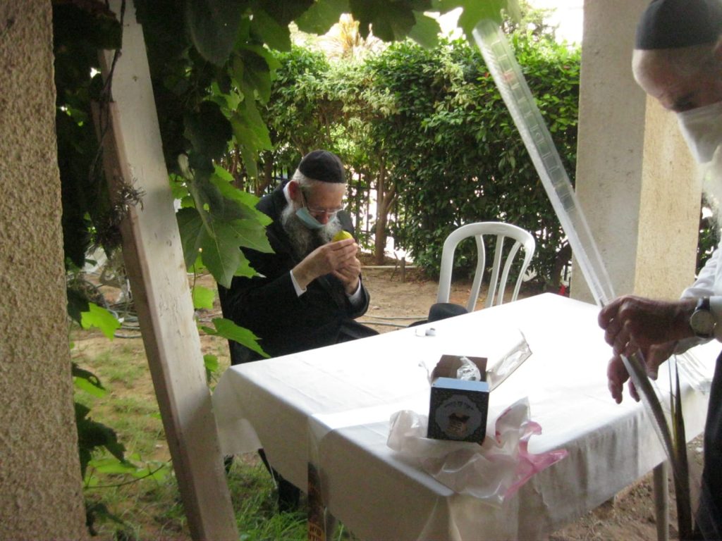 תיעוד: בית ההוראה בחצר ביתו של הגרי"א שווארץ