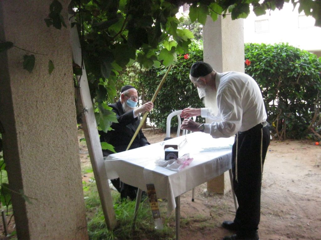 תיעוד: בית ההוראה בחצר ביתו של הגרי"א שווארץ