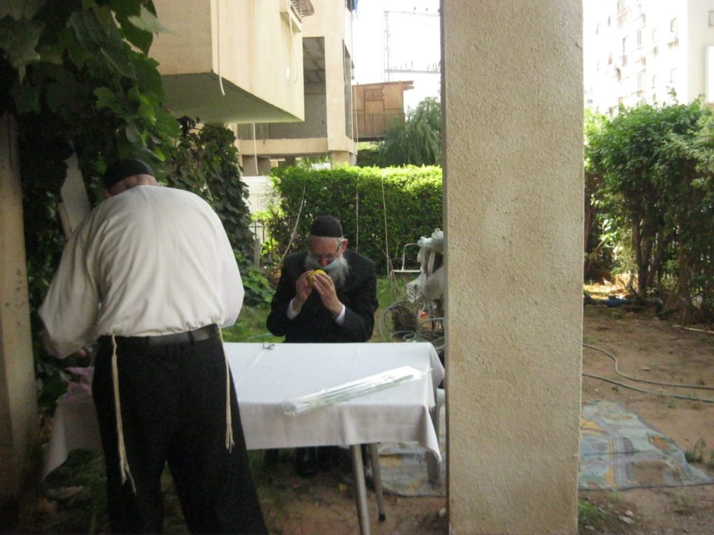 תיעוד: בית ההוראה בחצר ביתו של הגרי"א שווארץ