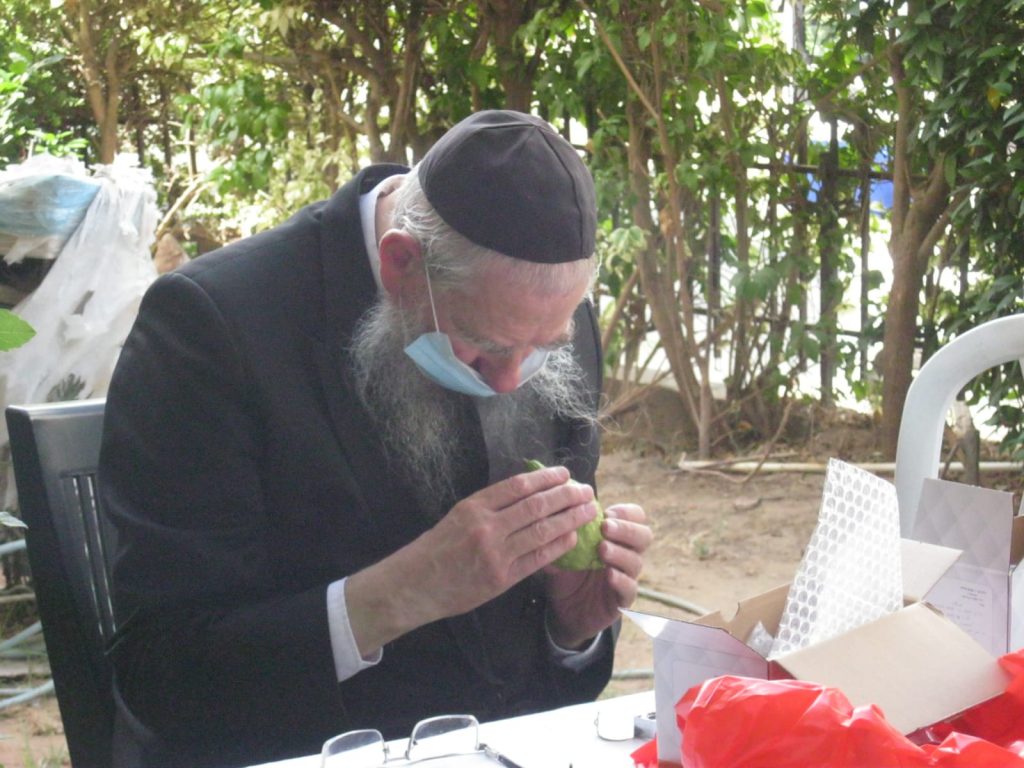 תיעוד: בית ההוראה בחצר ביתו של הגרי"א שווארץ