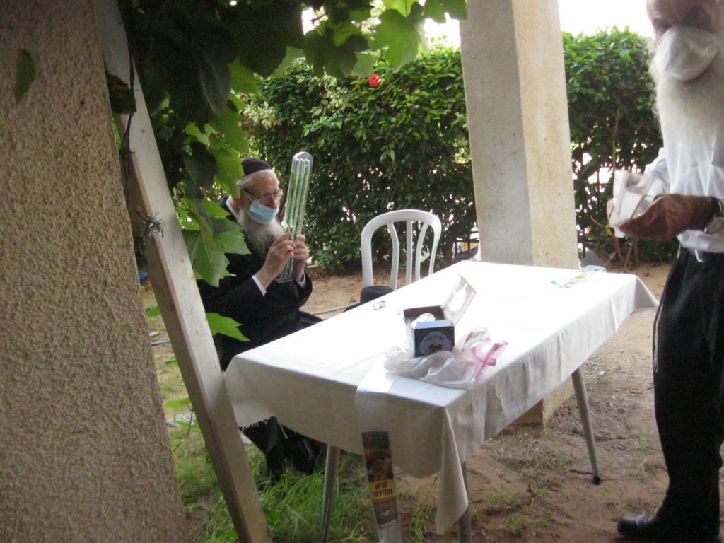 תיעוד: בית ההוראה בחצר ביתו של הגרי"א שווארץ