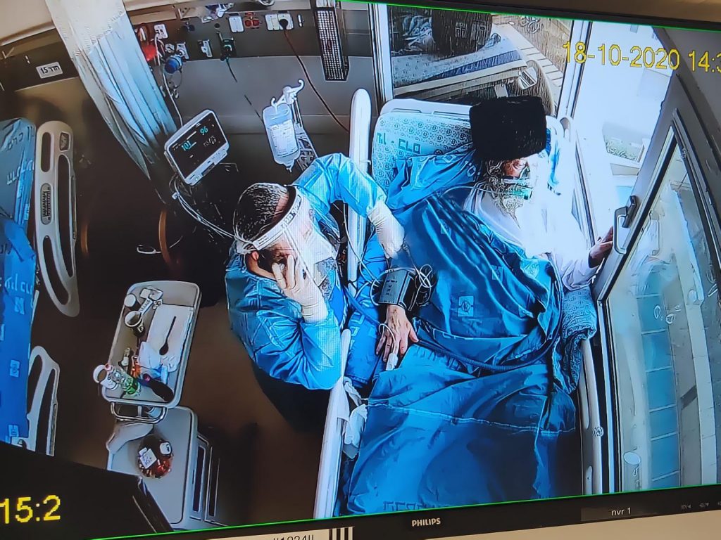 צפו: האב השתתף מחלון בית החולים בחתונת בנו צפו: האב השתתף מחלון בית החולים בחתונת בנו