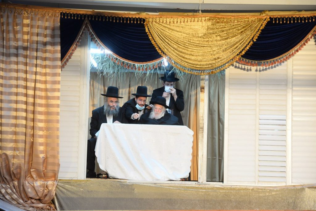 גלריית וידאו מיוחדת: הקבלת פני רבו לשר התורה גלריית וידאו מיוחדת: הקבלת פני רבו לשר התורה