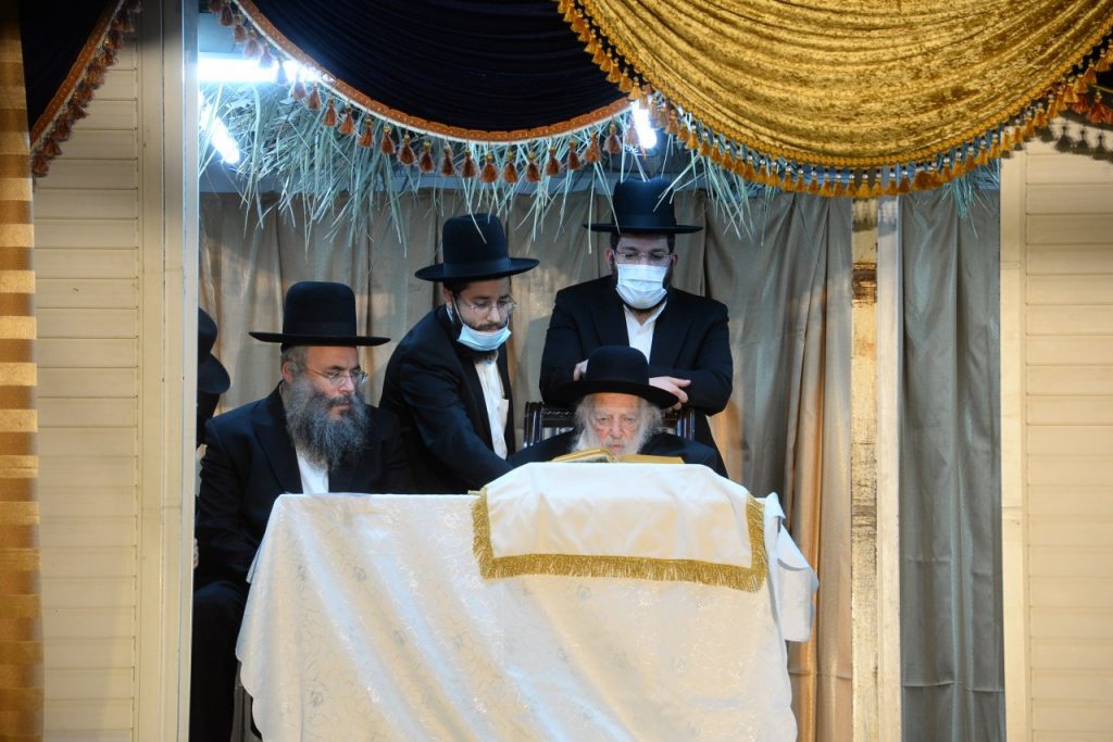 גלריית וידאו מיוחדת: הקבלת פני רבו לשר התורה גלריית וידאו מיוחדת: הקבלת פני רבו לשר התורה