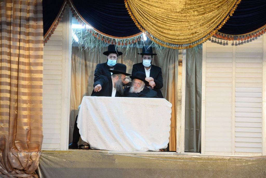 גלריית וידאו מיוחדת: הקבלת פני רבו לשר התורה גלריית וידאו מיוחדת: הקבלת פני רבו לשר התורה