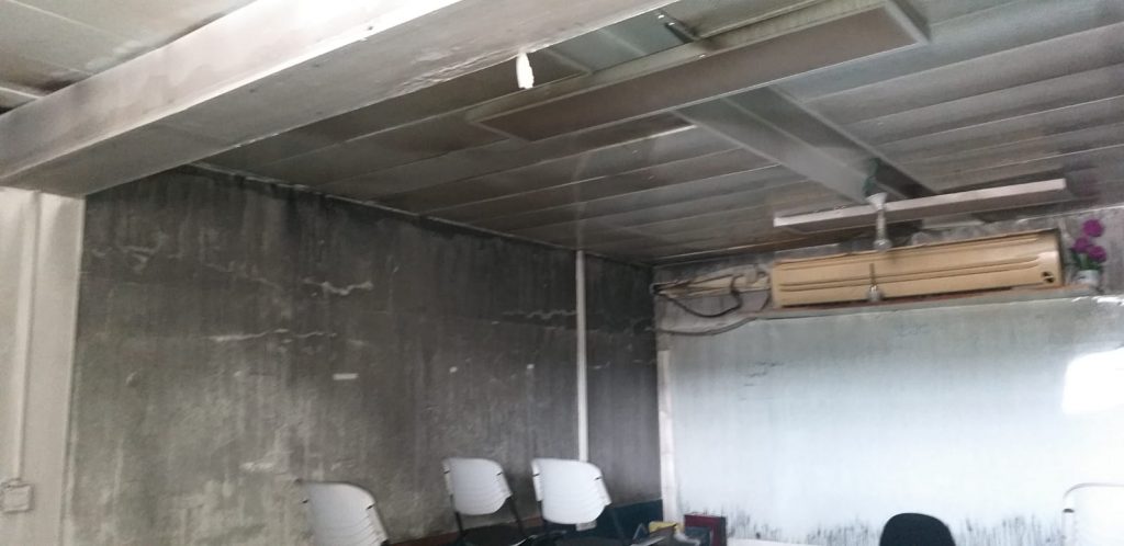 צפו בתיעוד: ה'חיידר' נשרף כליל, תמונות גדולי הדור נשארו בשלמותם צפו בתיעוד: ה'חיידר' נשרף כליל, תמונות גדולי הדור נשארו בשלמותם