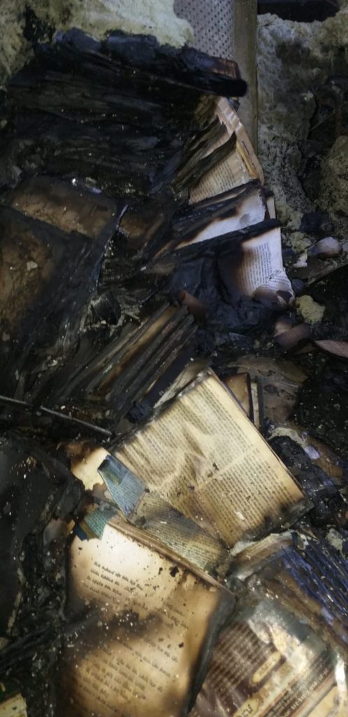 צפו בתיעוד: ה'חיידר' נשרף כליל, תמונות גדולי הדור נשארו בשלמותם צפו בתיעוד: ה'חיידר' נשרף כליל, תמונות גדולי הדור נשארו בשלמותם