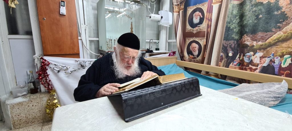 אֶלָא כְּדֵי שֶיַעַסְקוּ בַּתּוֹרָה" • מחר מעמד מיוחד במעונו של שר התורה