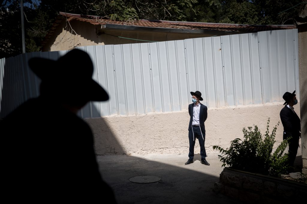 תיעוד: הלווית הגר"י קורן זצ"ל מראשי ישיבת קול תורה תיעוד: הלווית הגר"י קורן זצ"ל מראשי ישיבת קול תורה