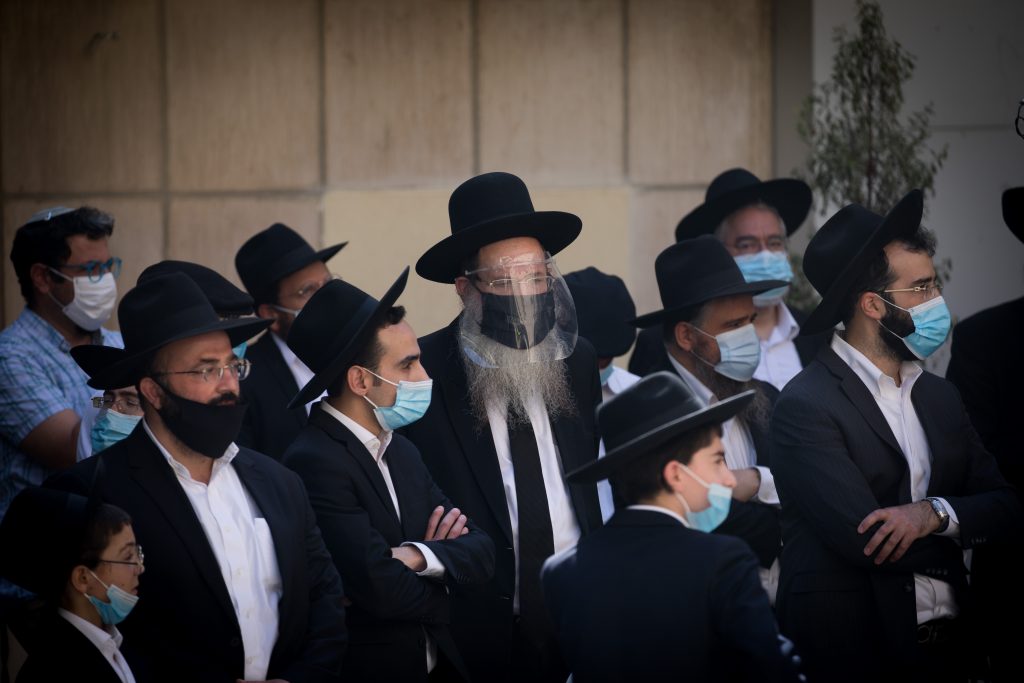 תיעוד: הלווית הגר"י קורן זצ"ל מראשי ישיבת קול תורה תיעוד: הלווית הגר"י קורן זצ"ל מראשי ישיבת קול תורה