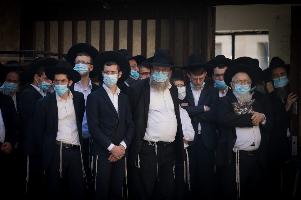 תיעוד: הלווית הגר"י קורן זצ"ל מראשי ישיבת קול תורה תיעוד: הלווית הגר"י קורן זצ"ל מראשי ישיבת קול תורה