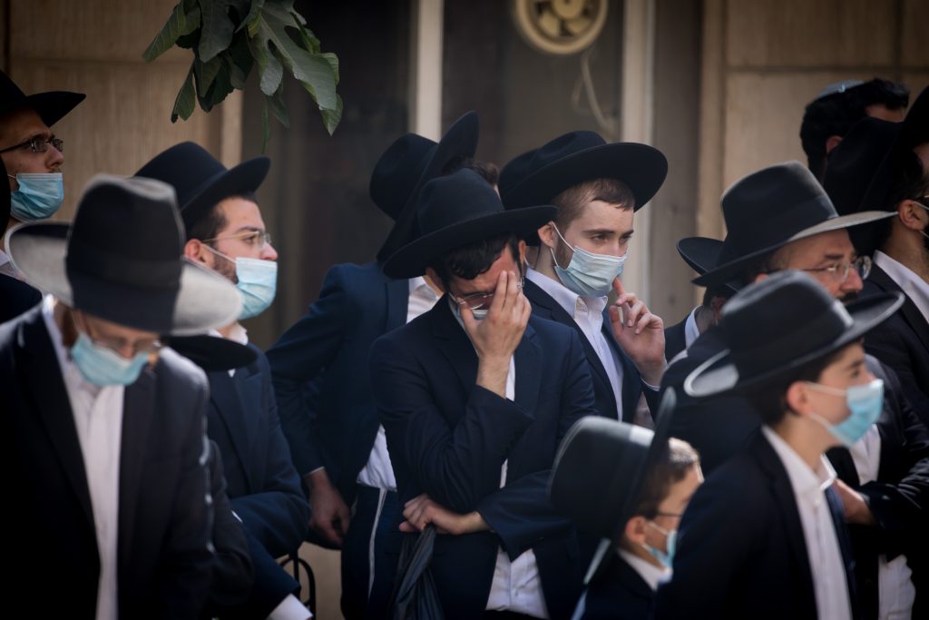 תיעוד: הלווית הגר"י קורן זצ"ל מראשי ישיבת קול תורה תיעוד: הלווית הגר"י קורן זצ"ל מראשי ישיבת קול תורה