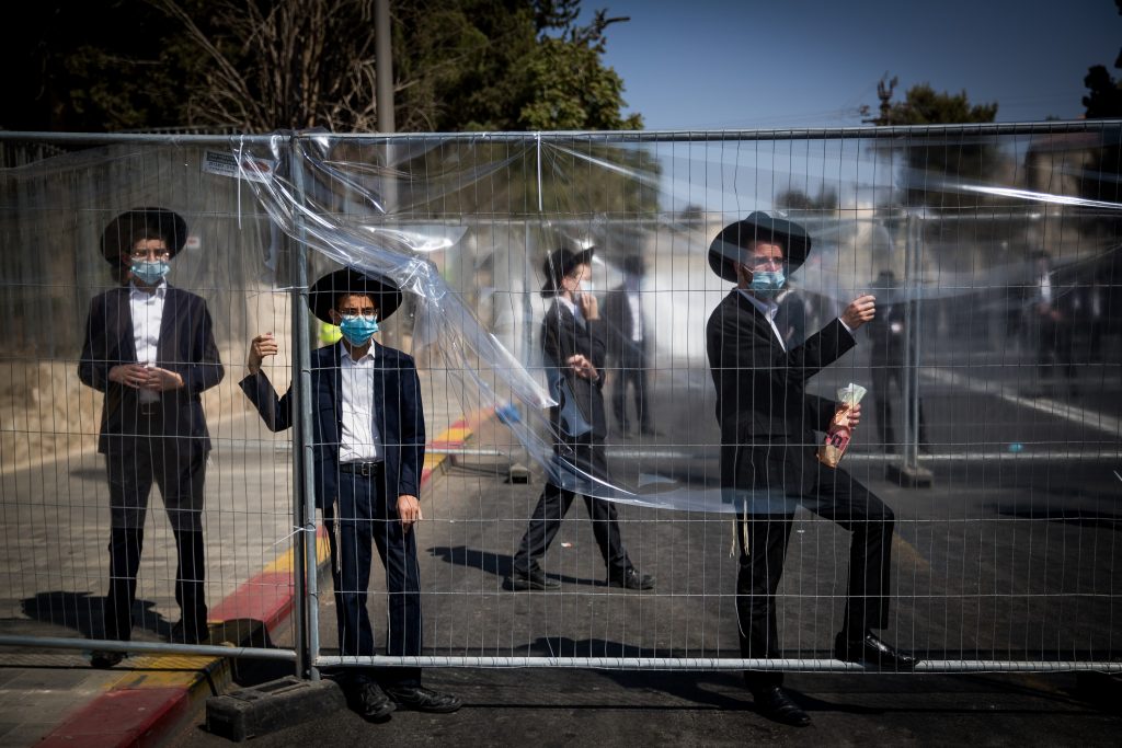 תיעוד: הלווית הגר"י קורן זצ"ל מראשי ישיבת קול תורה תיעוד: הלווית הגר"י קורן זצ"ל מראשי ישיבת קול תורה