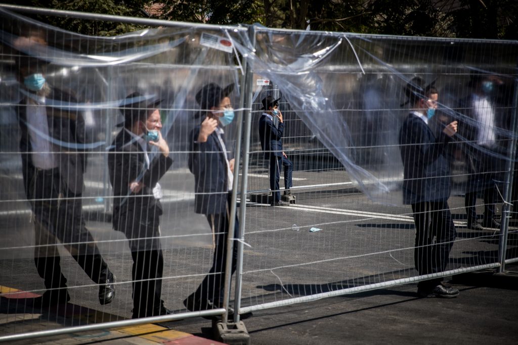 תיעוד: הלווית הגר"י קורן זצ"ל מראשי ישיבת קול תורה תיעוד: הלווית הגר"י קורן זצ"ל מראשי ישיבת קול תורה