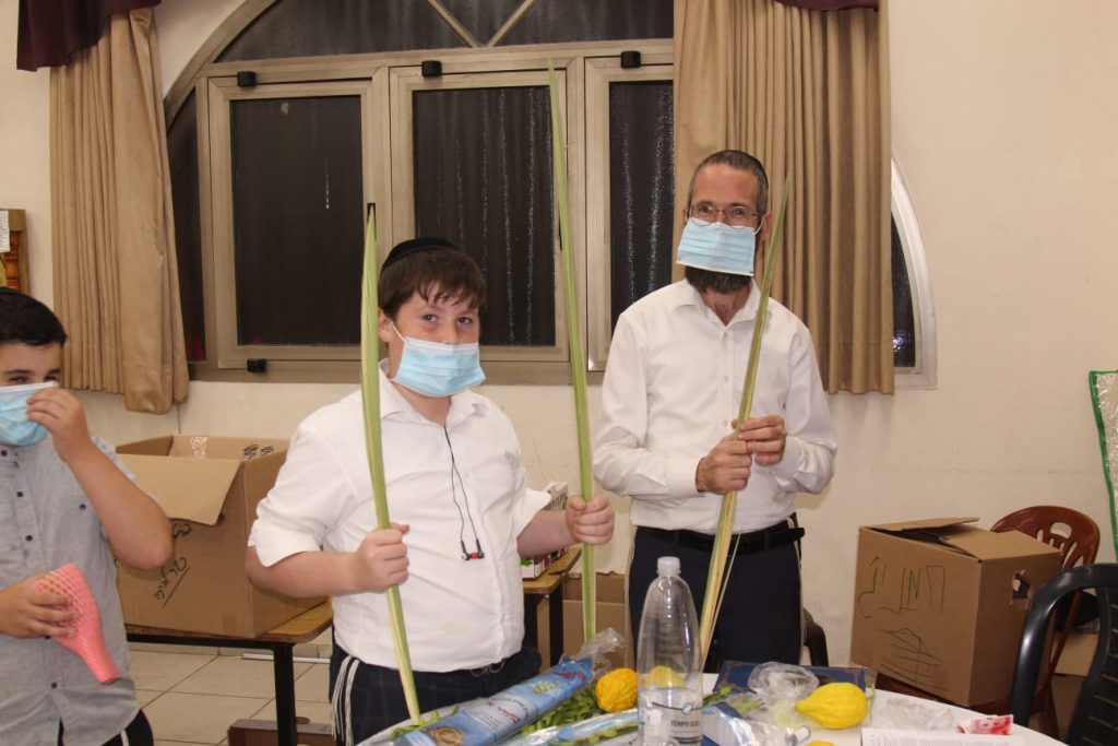 אווירת החג במודיעין עילית בעדשת המצלמה