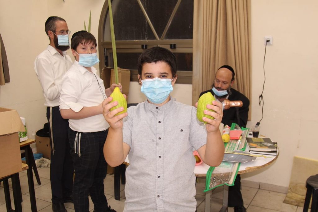 אווירת החג במודיעין עילית בעדשת המצלמה