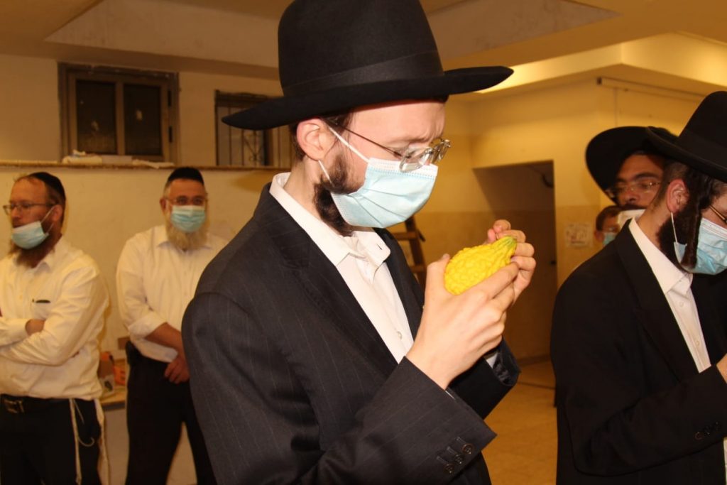 אווירת החג במודיעין עילית בעדשת המצלמה