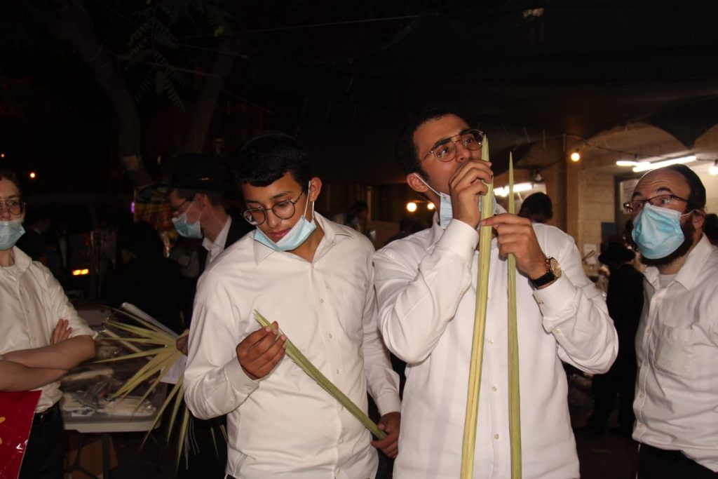 אווירת החג במודיעין עילית בעדשת המצלמה