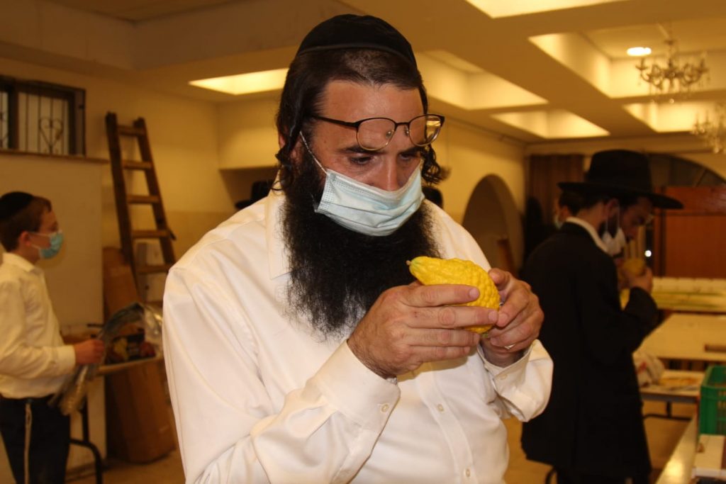 אווירת החג במודיעין עילית בעדשת המצלמה