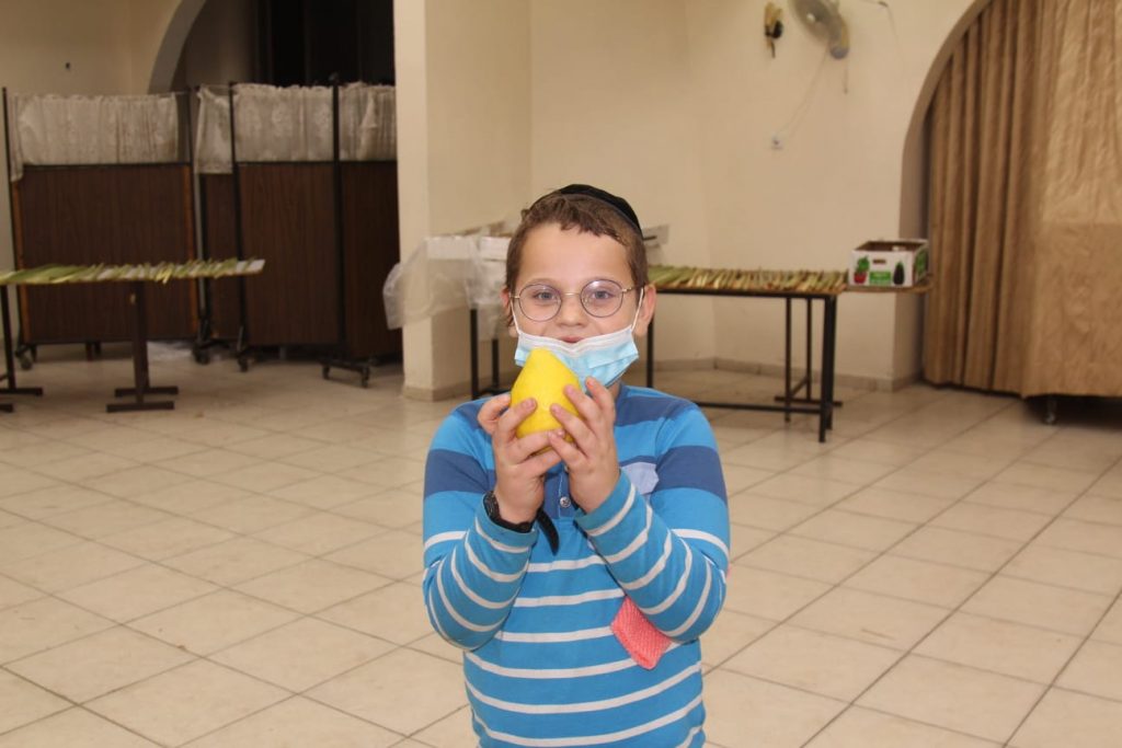 אווירת החג במודיעין עילית בעדשת המצלמה