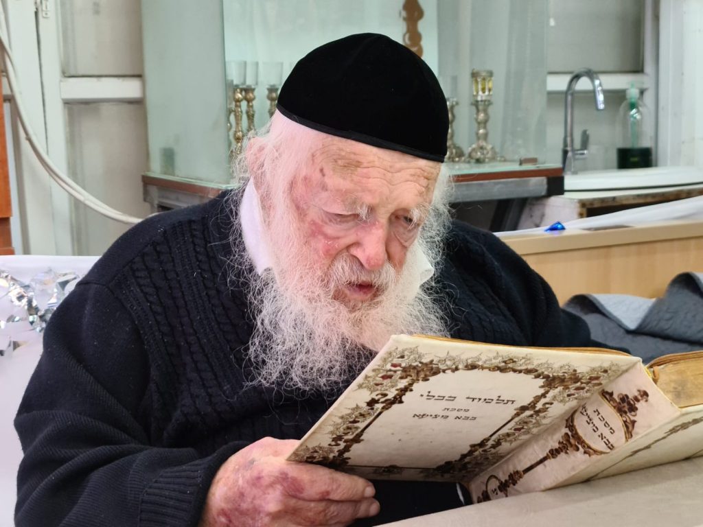 אֶלָא כְּדֵי שֶיַעַסְקוּ בַּתּוֹרָה" • מחר מעמד מיוחד במעונו של שר התורה