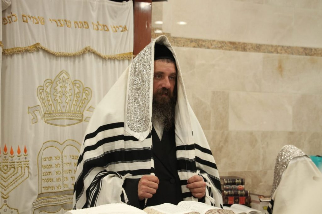 תיעוד: כ"ק האדמו"ר מפיטסבורג שליט"א בהושענות