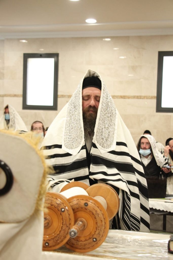 תיעוד: כ"ק האדמו"ר מפיטסבורג שליט"א בהושענות