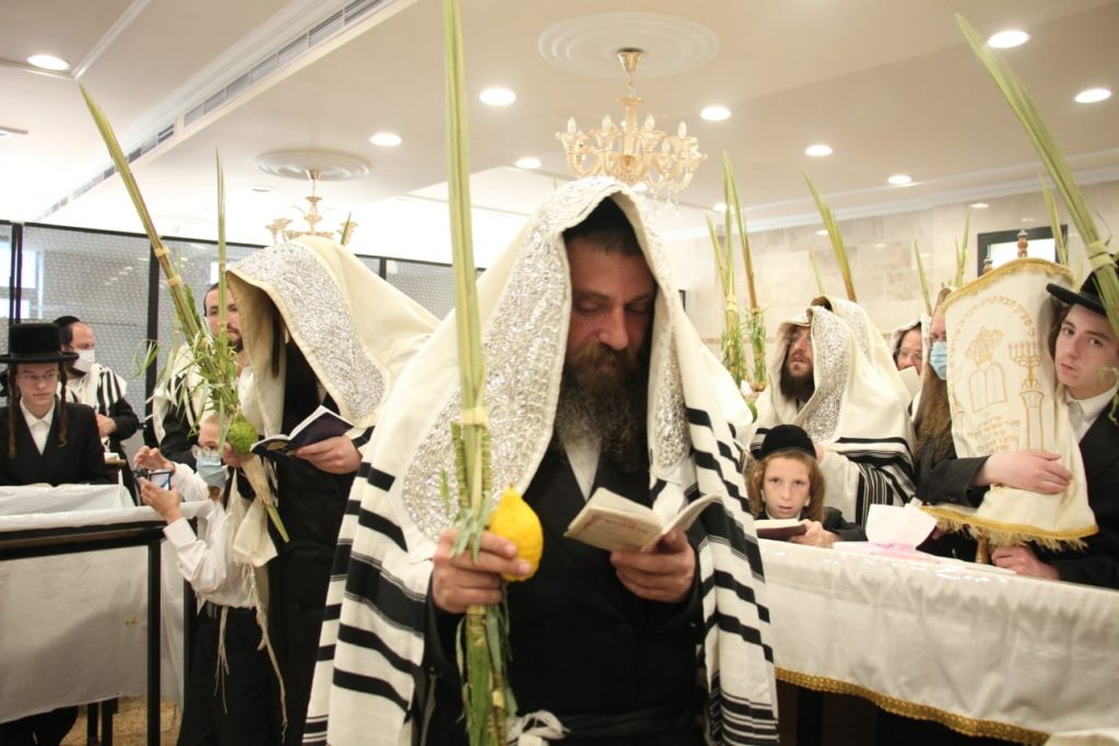 תיעוד: כ"ק האדמו"ר מפיטסבורג שליט"א בהושענות