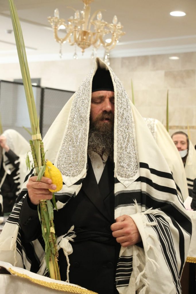 תיעוד: כ"ק האדמו"ר מפיטסבורג שליט"א בהושענות