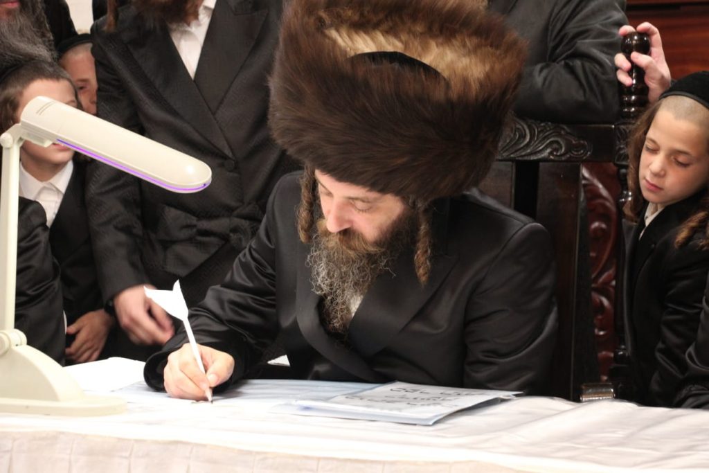 תיעוד: שבת הכתרה בפיטסבורג בראשות כ"ק האדמו"ר תיעוד: שבת הכתרה בפיטסבורג בראשות כ"ק האדמו"ר