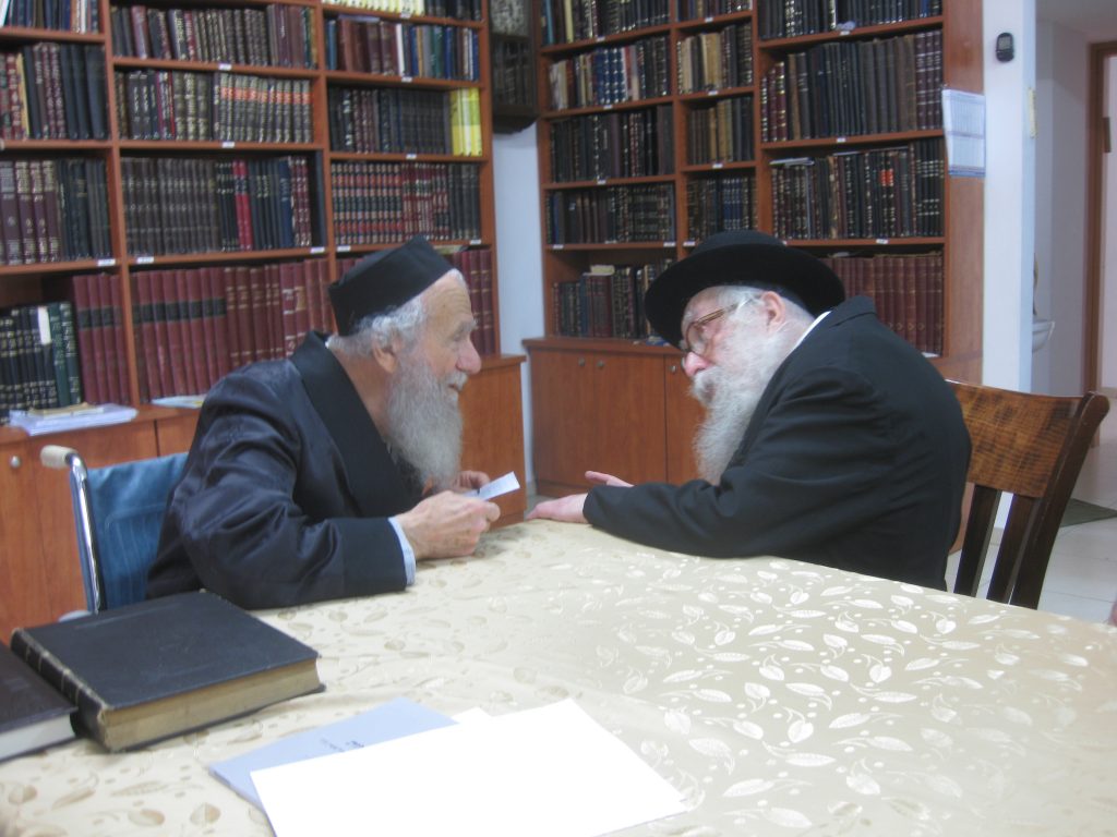 שנה להסתלקותו: מראות חייו של פוסק הדור הגר"נ קרליץ זצוק״ל