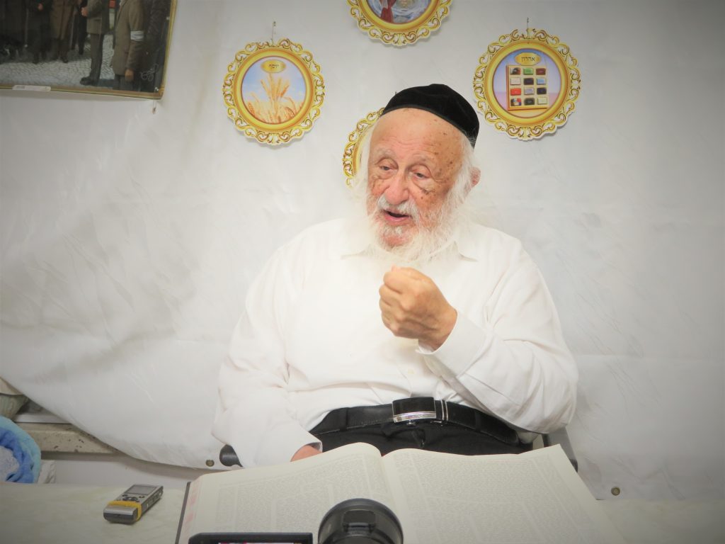 'ושמחתם לפני ה' אלוקיכם': שיעור ראש הישיבה הגרב"ד בסוכה • צפו