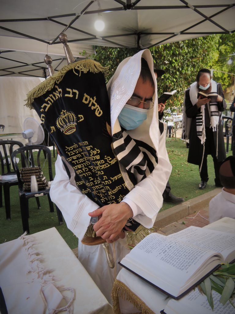 אֲמָרַי רְצֵה בְּפִלּוּלִי בְּיוֹם הוֹשַׁעְנָא • הושענא רבא בצילו של ראש הישיבה הגרב"ד פוברסקי