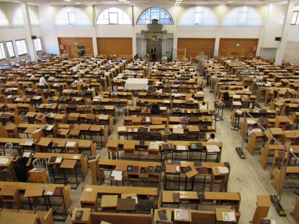 תיעוד: הגר"י קארפ בשיעור לאחר שהחלים מהנגיף תיעוד: הגר"י קארפ בשיעור לאחר שהחלים מהנגיף