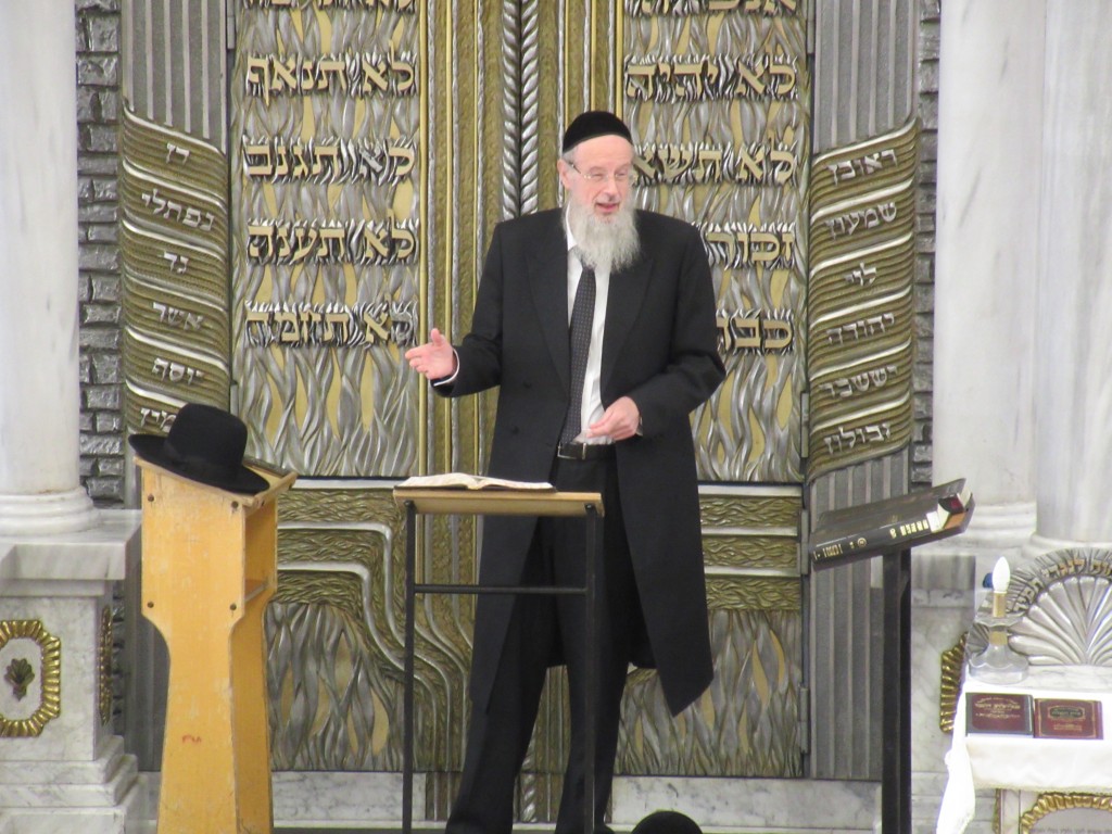 תיעוד: הגר"י קארפ בשיעור לאחר שהחלים מהנגיף תיעוד: הגר"י קארפ בשיעור לאחר שהחלים מהנגיף