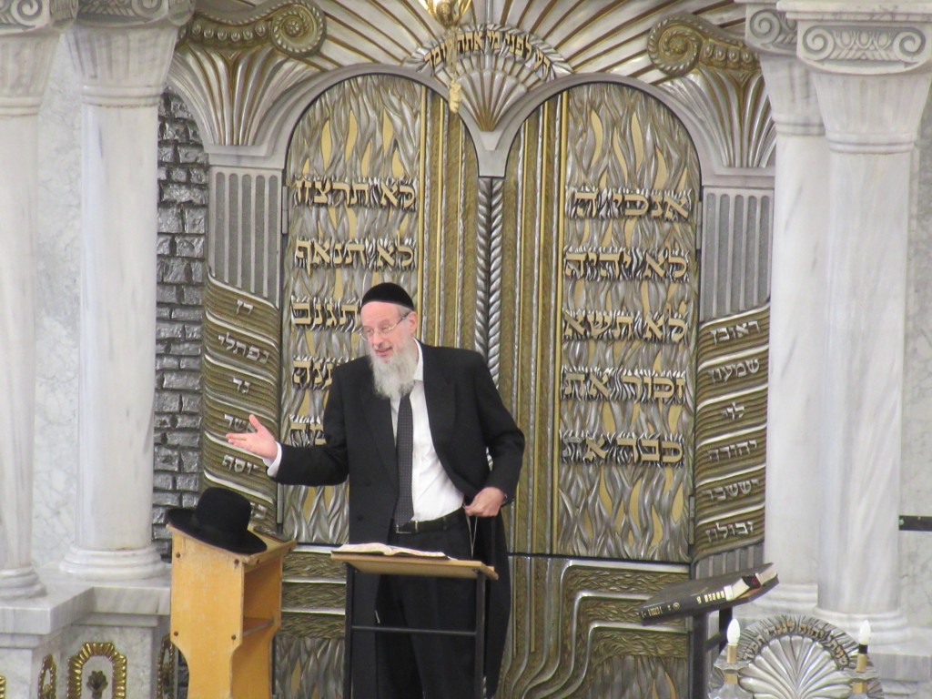 תיעוד: הגר"י קארפ בשיעור לאחר שהחלים מהנגיף תיעוד: הגר"י קארפ בשיעור לאחר שהחלים מהנגיף