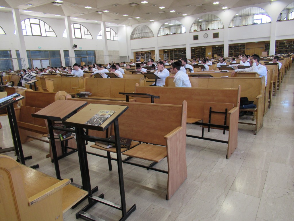 תיעוד: הגר"י קארפ בשיעור לאחר שהחלים מהנגיף תיעוד: הגר"י קארפ בשיעור לאחר שהחלים מהנגיף