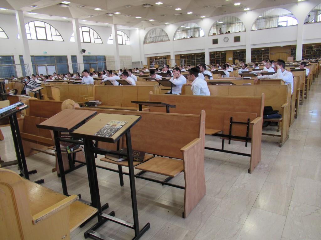 תיעוד: הגר"י קארפ בשיעור לאחר שהחלים מהנגיף תיעוד: הגר"י קארפ בשיעור לאחר שהחלים מהנגיף