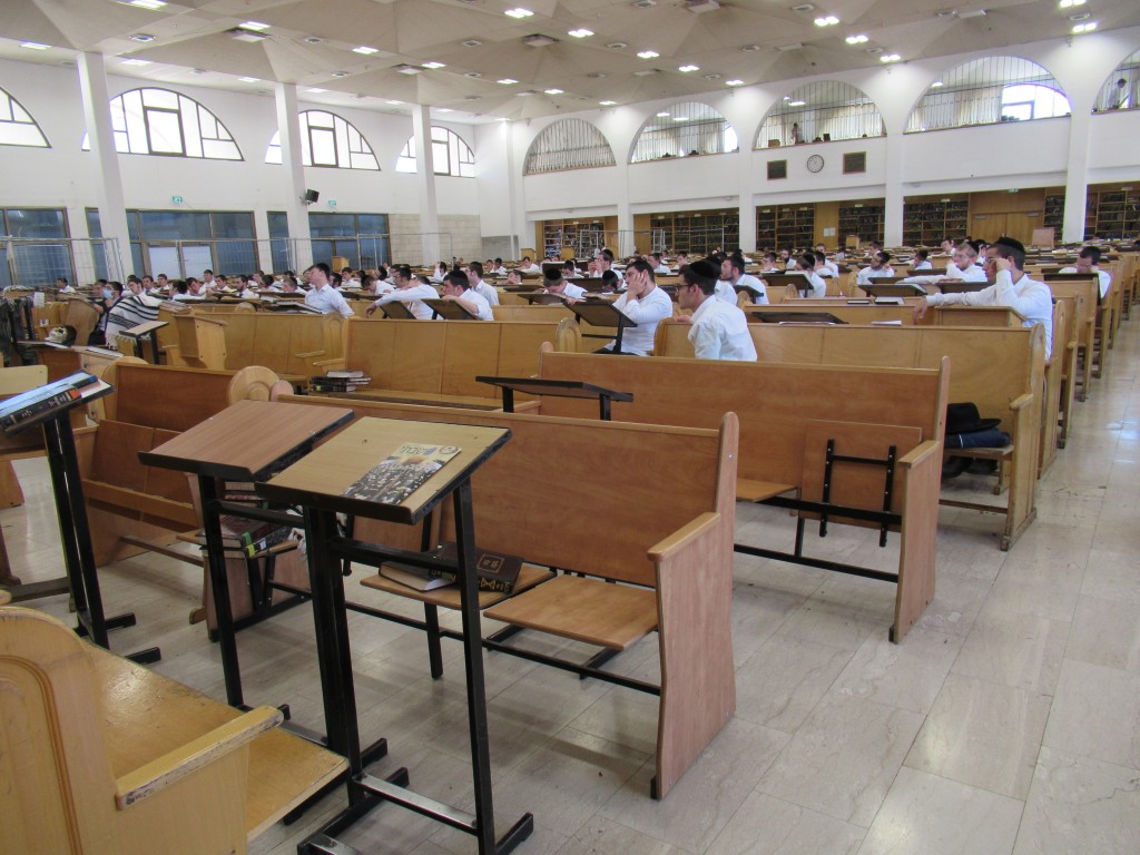 תיעוד: הגר"י קארפ בשיעור לאחר שהחלים מהנגיף תיעוד: הגר"י קארפ בשיעור לאחר שהחלים מהנגיף