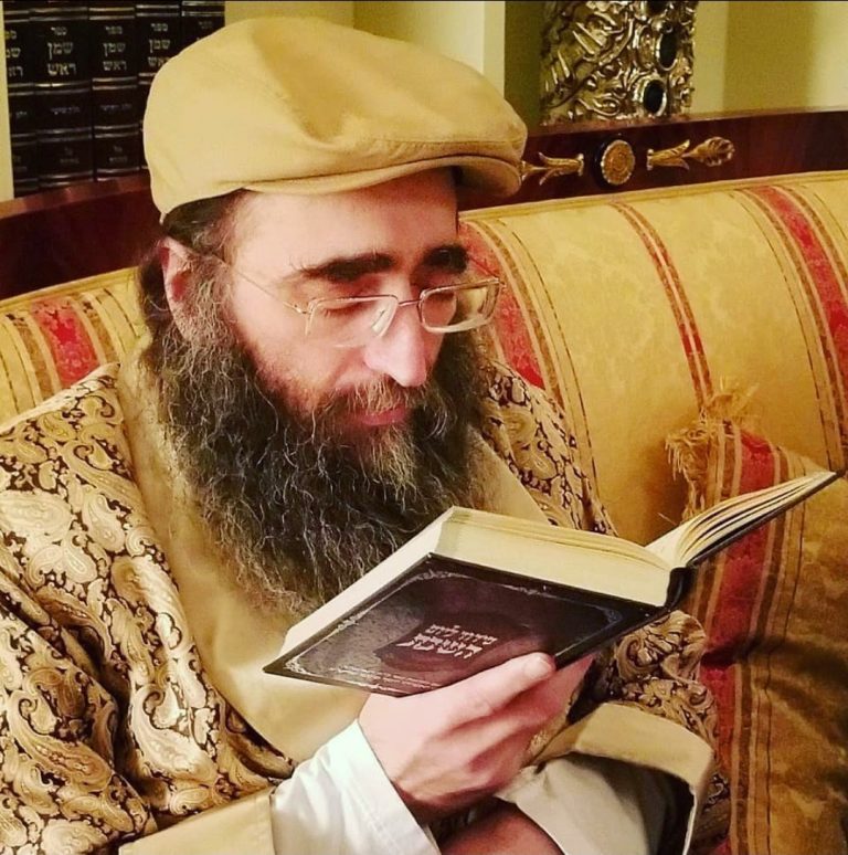 צפו: האדמו"ר רבי יאשיהו פינטו על פרשת לך לך