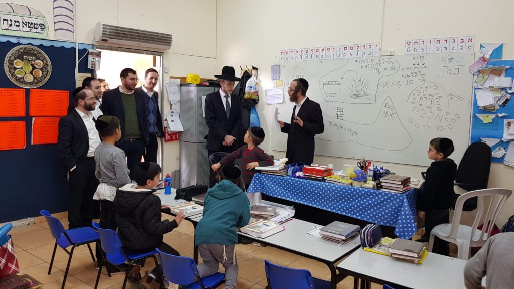 צפו בתיעוד: ה'חיידר' נשרף כליל, תמונות גדולי הדור נשארו בשלמותם צפו בתיעוד: ה'חיידר' נשרף כליל, תמונות גדולי הדור נשארו בשלמותם