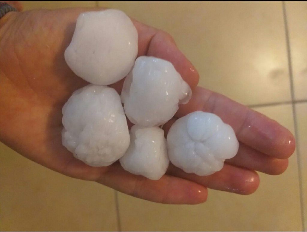 צפו באילת לבנה: גשם וברד בערבה הדרומית