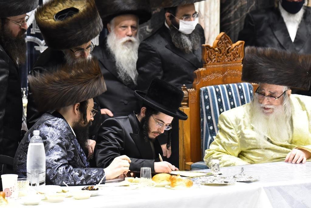 גלריה: אירוסי נכדת כ"ק האדמו"ר מצאנז