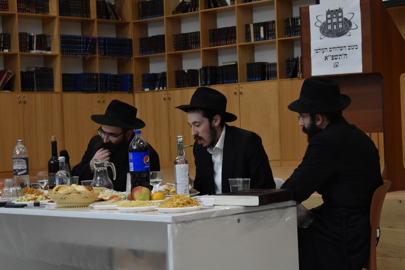 תיעוד: כינוס שלוחים עבור בני השלוחים – תלמידי הישיבה קטנה במוסקבה