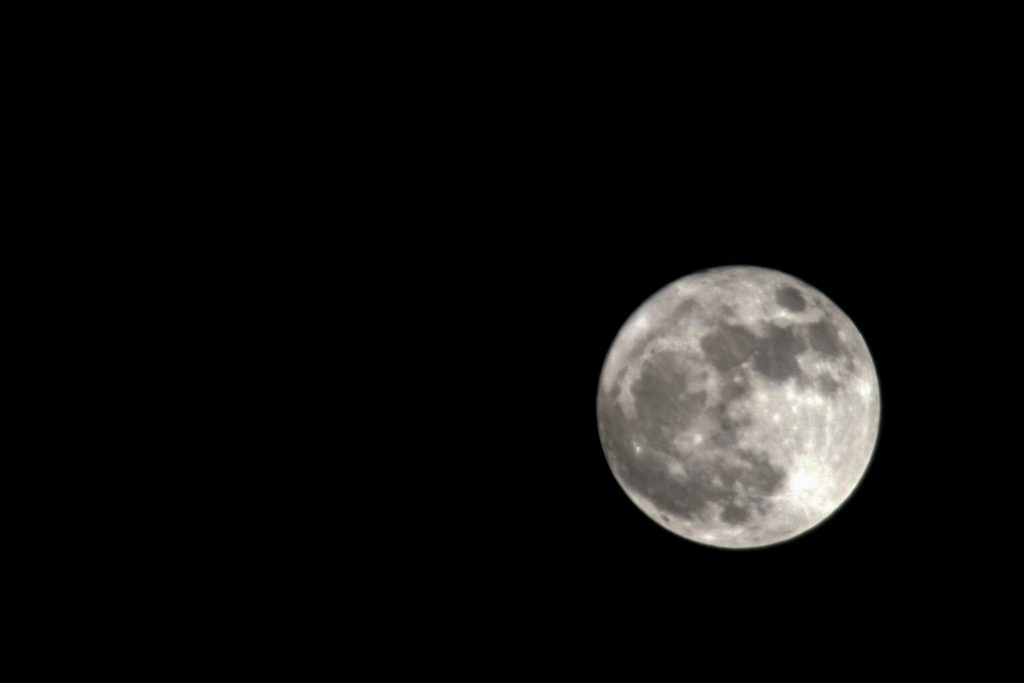 ראש נאס"א חושש: סין תנסה לספח את הירח לשטחה