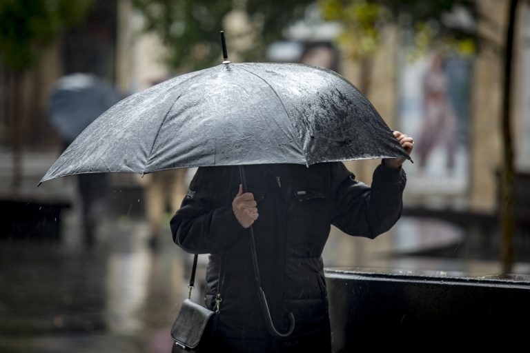 מזג האוויר גשם