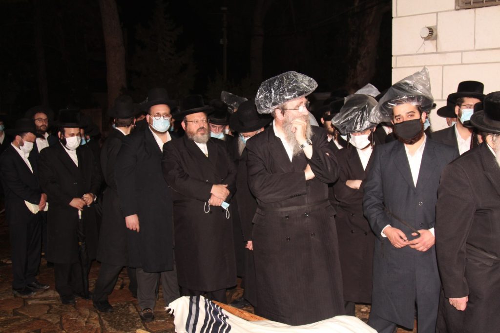 תיעוד: מסע הלווית איש החסד שחילק שתייה לעשרות אלפים